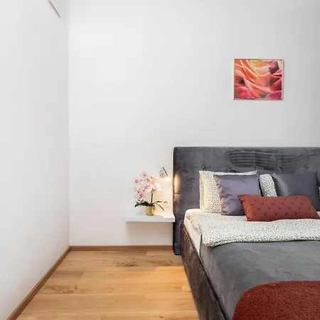 Superapart Grzybowska 177 *